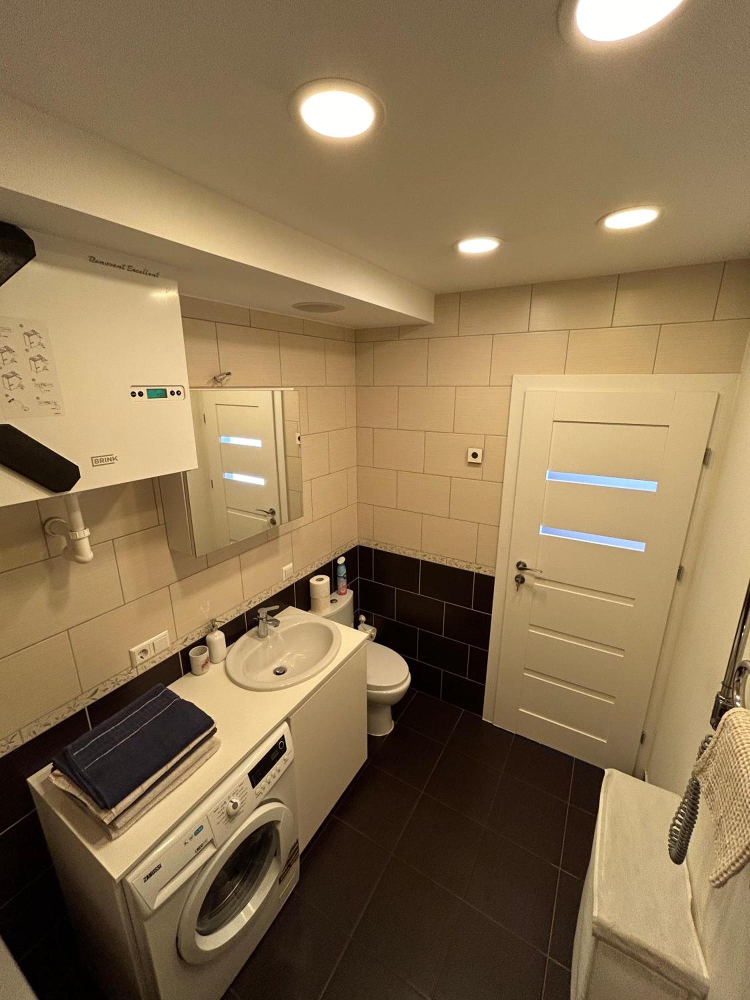 Your Home - Spacious Apartment In City Center, With Balcony & Self Check-In Βίλνιους Εξωτερικό φωτογραφία