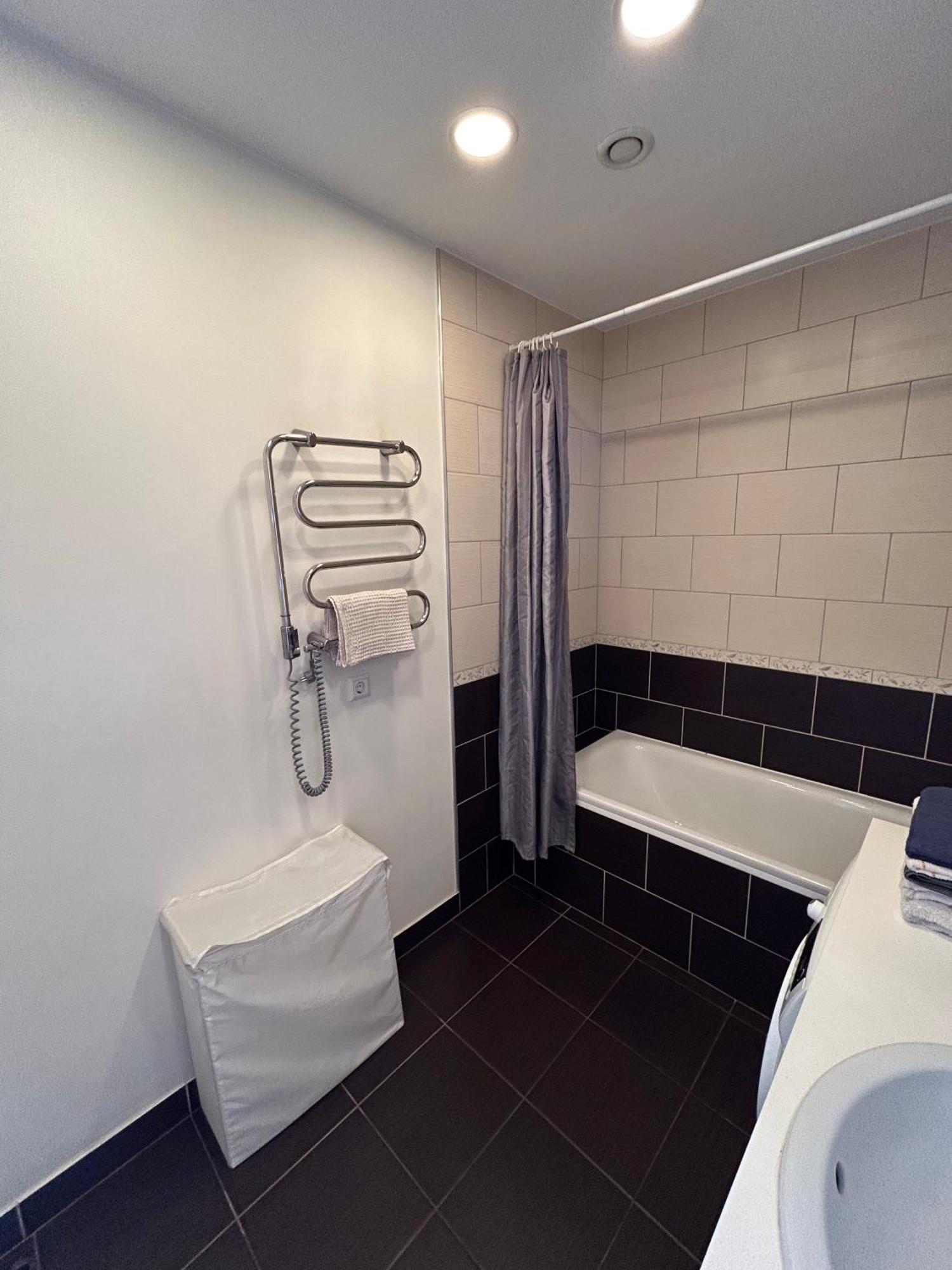Your Home - Spacious Apartment In City Center, With Balcony & Self Check-In Βίλνιους Εξωτερικό φωτογραφία