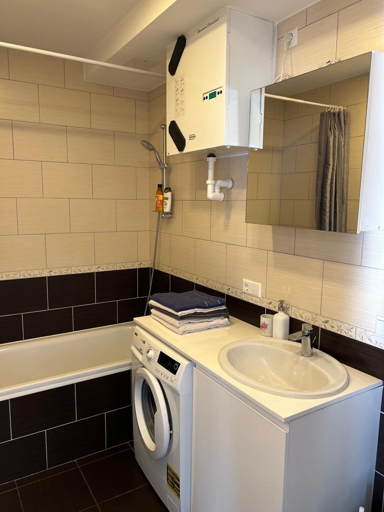 Your Home - Spacious Apartment In City Center, With Balcony & Self Check-In Βίλνιους Εξωτερικό φωτογραφία