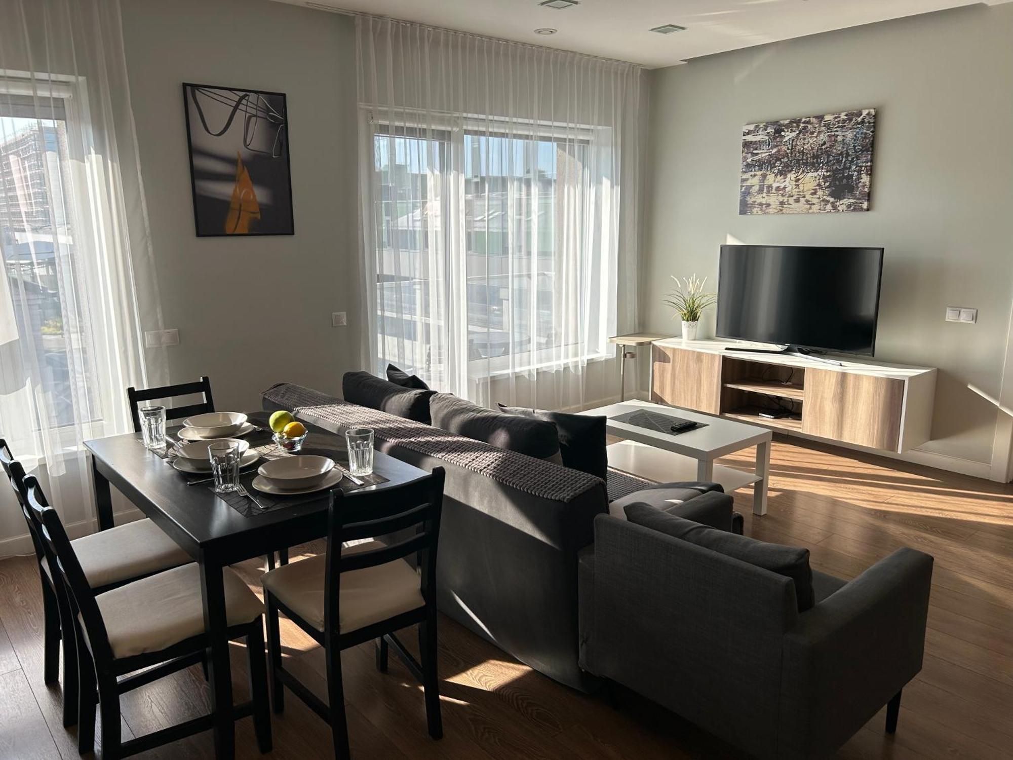 Your Home - Spacious Apartment In City Center, With Balcony & Self Check-In Βίλνιους Εξωτερικό φωτογραφία