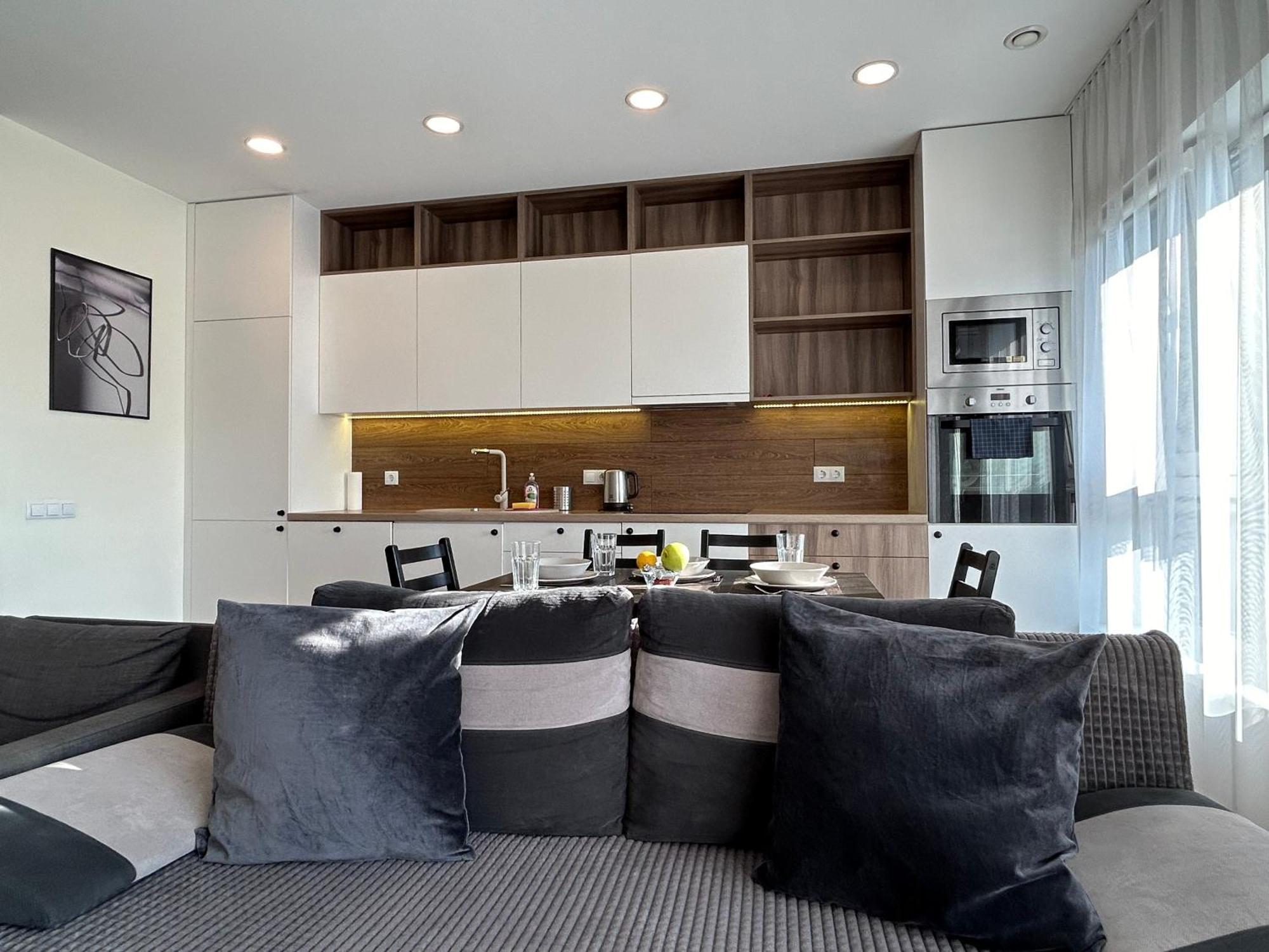 Your Home - Spacious Apartment In City Center, With Balcony & Self Check-In Βίλνιους Εξωτερικό φωτογραφία